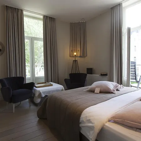 Apostrophe - 3* Le Coq